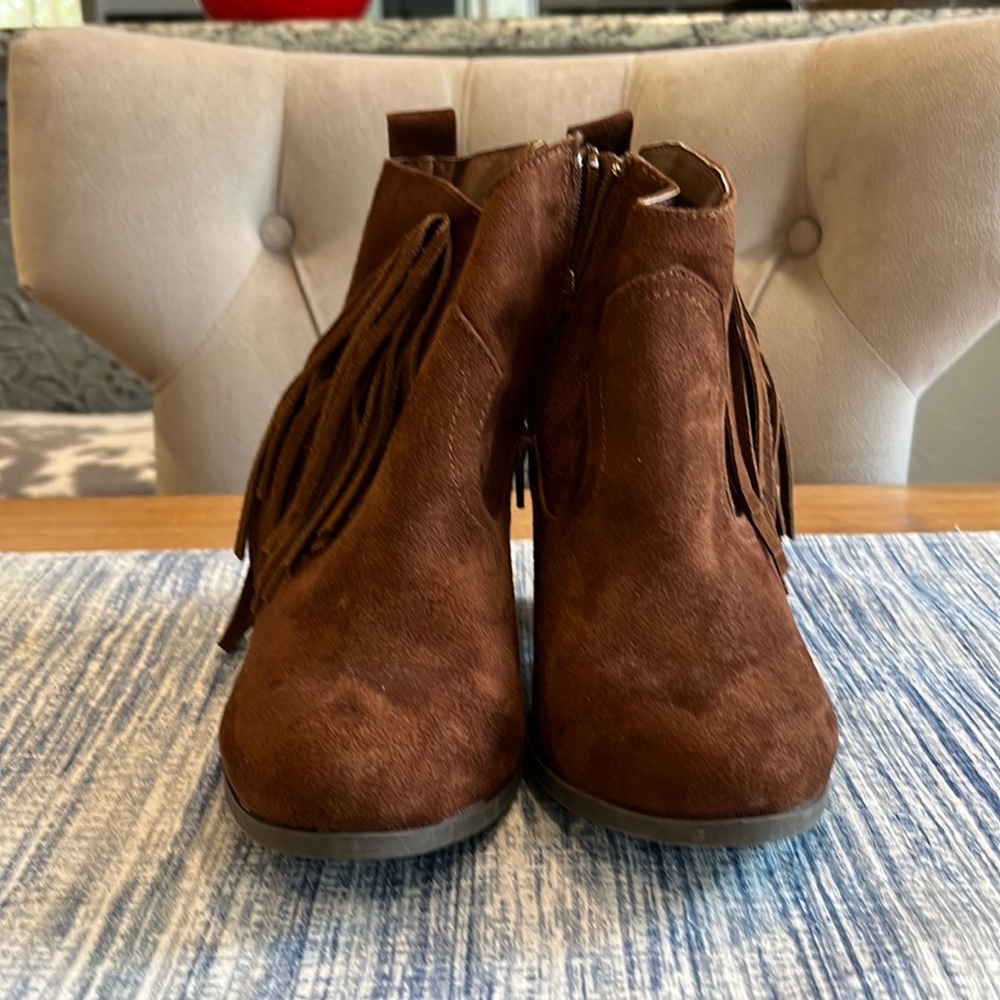 Madden girl fringed suede heeled brown ankle booties